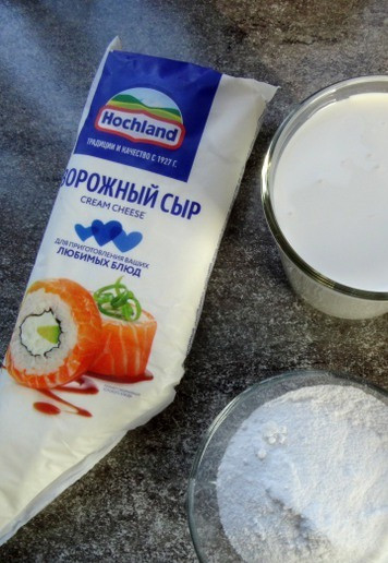 1. Этап. Трайфлы с лимонным курдом: Когда и бисквит и курд остынут, начинаем готовить крем.