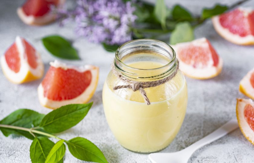 1. Этап. Грейпфрутовый курд: Готовый курд имеет достаточно густую консистенцию.