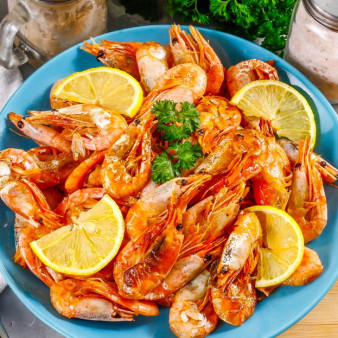 Креветки с чесноком