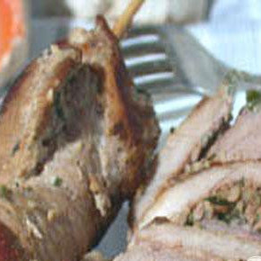 Мясные рулетики с ореховой начинкой