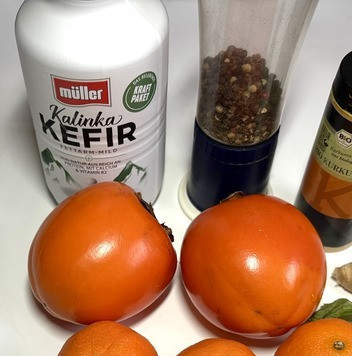 1. Этап. Смузи Зимние витамины: Приготовить ингредиенты. У меня очень маленькие клементины, поэтому я взяла 3 штуки.