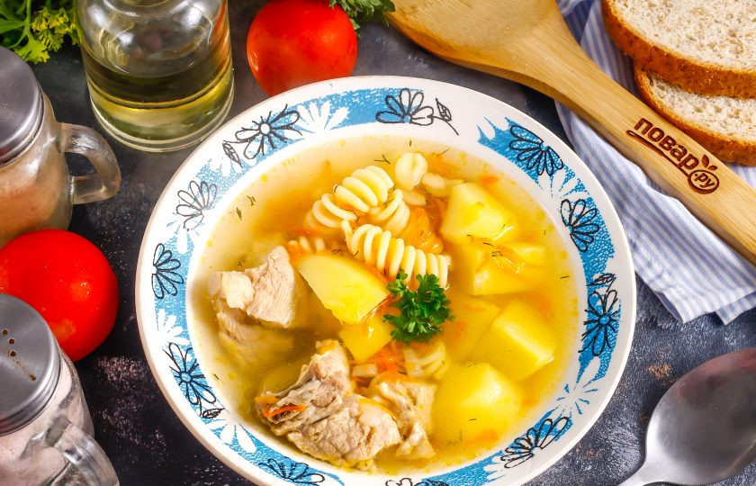 1. Этап. Суп Наваристый: Разлейте горячий суп в глубокие тарелки и подайте к столу с хлебом, сметаной или майонезом.