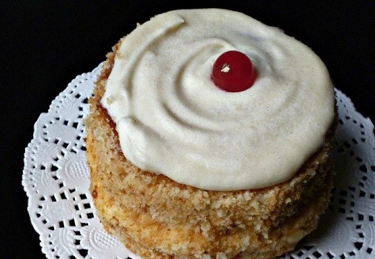 1. Этап. Бисквитные пирожные с кремом: 15. И украсьте по желанию. Приятного чаепития!