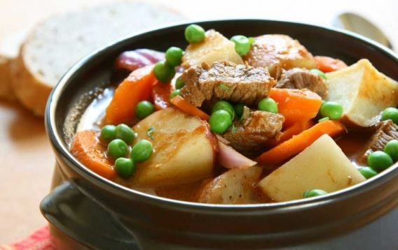 1. Этап. Соус в горшочках: Закрыть горшочки крышками и отправить в разогретую до 180С духовку на 40 минут. ну вот, теперь вы знаете, как приготовить соус в горшочках. Согласитесь, что это вкусно!;)