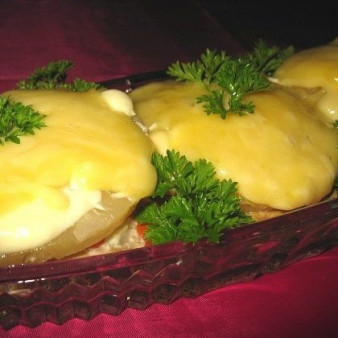 Свинина с ананасами в духовке