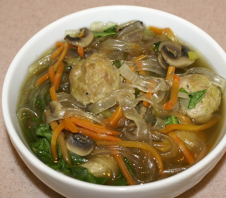 1. Этап. Лапша по-тайски со свининой: 6. Вот и все! Еще раз доводим до кипения, добавляем по вкусу специи - и можно блюдо подавать!