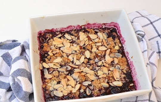 1. Этап. Овсяный крамбл: 8. Выпекайте около 40-55 минут. Вот такая красота получится в результате. Надеюсь, что этот вариант, как приготовить овсяный крамбл, придется вам по вкусу.