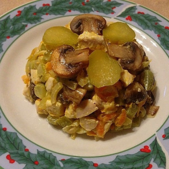 Салат Обжора с курицей