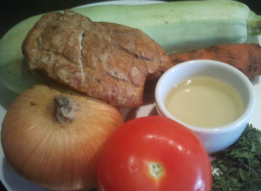 1. Этап. Рагу с копченой куриной грудкой и кабачком: Подготовка продуктов