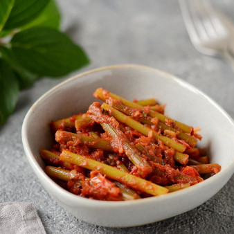 Черемша с томатной пастой