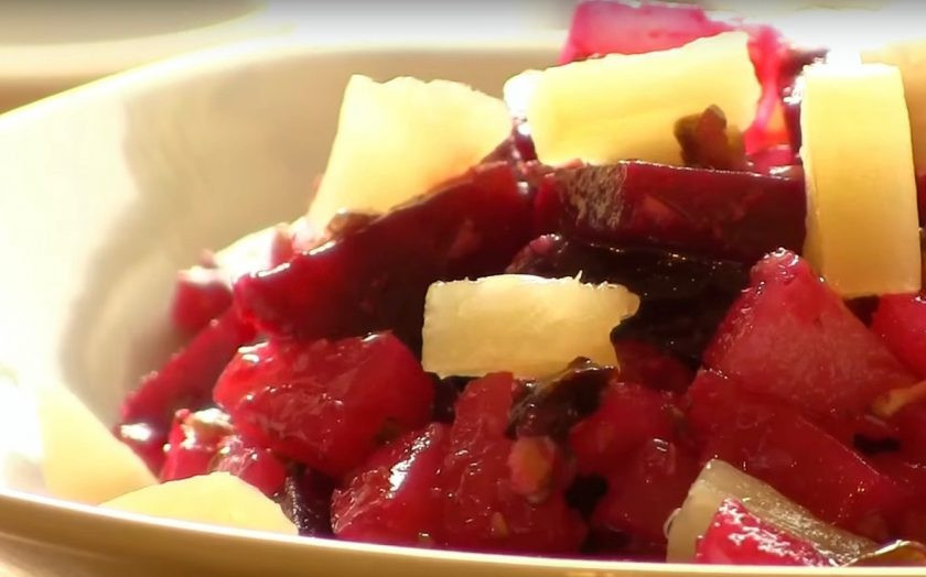 1. Этап. Диетический салат с ананасами и свеклой: 5. Вот и всё, диетический салат готов!