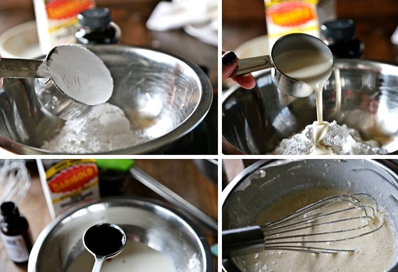 1. Этап. Пончики Орео: 6. Для глазури вам понадобятся сливки, сахарная пудра и ванилин. Взбейте всё на высокой скорости с помощью миксера до пышной и воздушной пены.