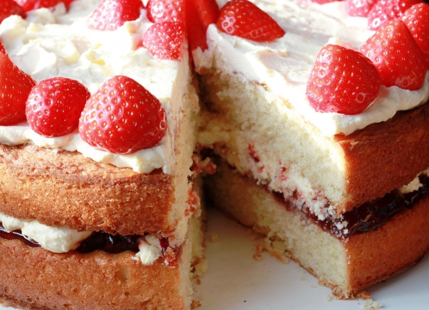 1. Этап. Масляный бисквит: Готовый масляной бисквит получается очень сочным и нежным. Приятного аппетита!