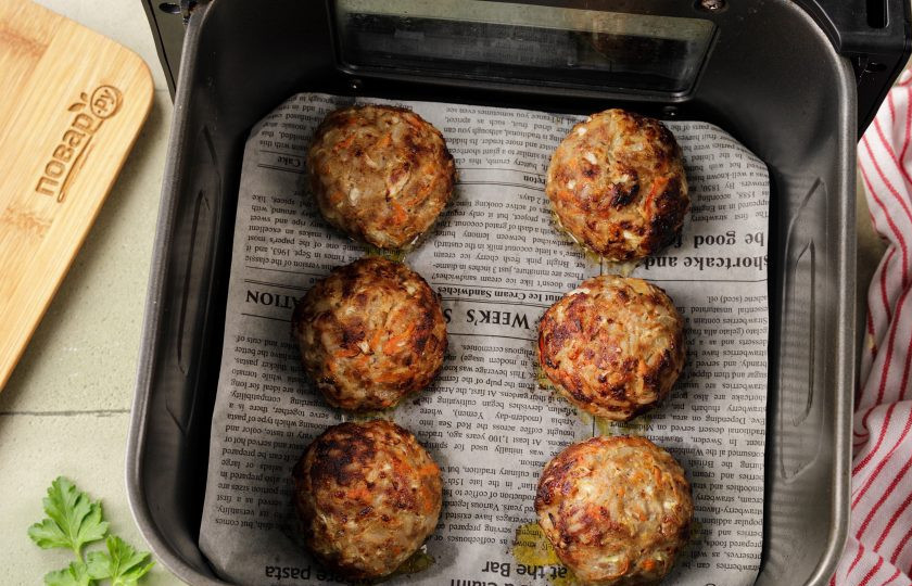 1. Этап. Ленивые голубцы в аэрогриле: Запекайте в духовке при температуре 200 градусов 20 минут.