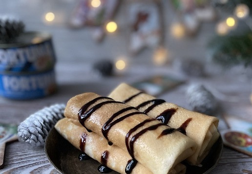 1. Этап. Тонкие блинчики с риетом из тунца: Полейте любимым соусом и подавайте к столу. Приятного аппетита.