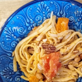 Паста с соусом мухаммара