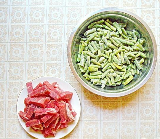 1. Этап. Свинина с карри и стручковой фасолью: 1. Для начала приготовим все необходимые нам ингредиенты.