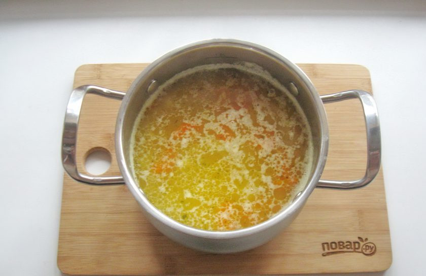 1. Этап. Суп из чечевицы без мяса: Варите суп 15-20 минут до готовности.