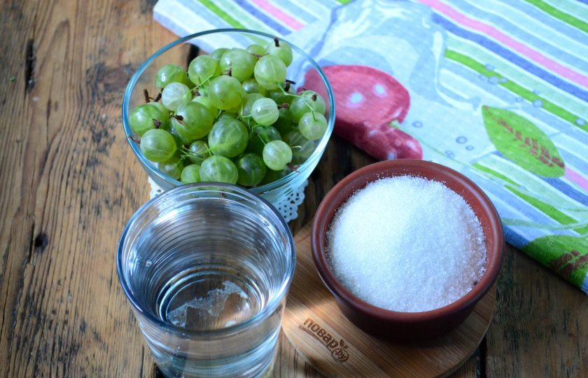 1. Этап. Компот из крыжовника с апельсином на зиму: Подготовьте все необходимые ингредиенты.