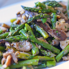 Гарнир из грибов и спаржи