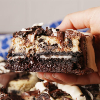 Oreogasm Cheesecake Bars
