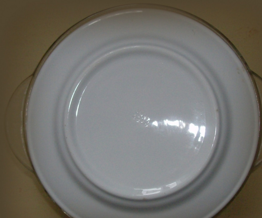 1. Этап. Минтай тушеный в майонезе: Емкость с рыбой необходимо плотно закрыть крышкой или тарелкой. Ставим в предварительно нагретую духовку тушиться. Тушим 1 час 20 минут, температура 190 градусов.