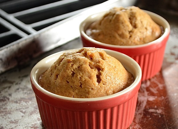 1. Этап. Пирог из моркови и ржаной муки: 7. Достаньте пирог из духовки и остудите в течение 15-20 минут.