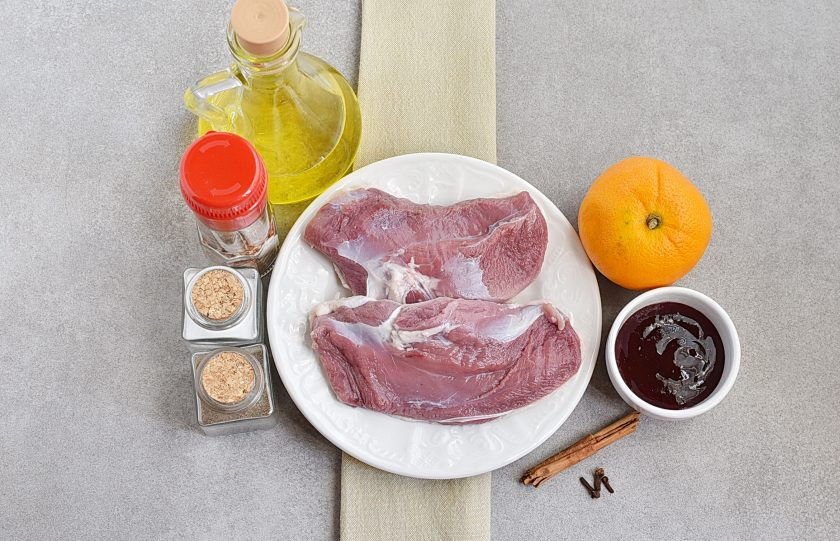 1. Этап. Утиные грудки под соусом: Подготовьте ингредиенты.