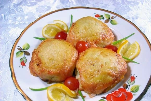 1. Этап. Картофельные шарики с начинкой: Переставьте блюдо в разогретую до 180 градусов духовку на 20 минут. Приятного аппетита!