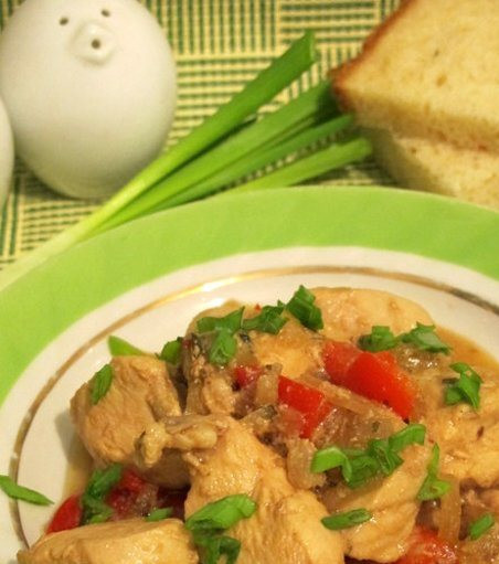 1. Этап. Диетическая курица в мультиварке: Присыпаем готовое блюдо измельченной зеленью. Приятного аппетита!