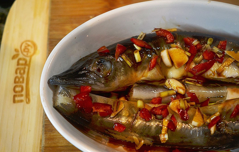 1. Этап. Острая рыба по-вьетнамски: 7. Запекайте в разогретой до 200 градусов духовке в форме или на решетке около 20 минут.