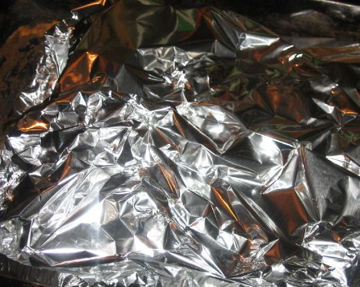 1. Этап. Второе из говядины: Заворачиваем котлеты в фольгу и готовим в духовке 30 минут, температура 180 градусов. Солим и перчим уже готовое блюдо.