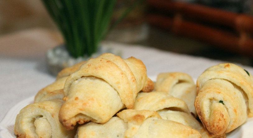 1. Этап. Рогалики с сулугуни: 4. Вот и все! Приятного аппетита!