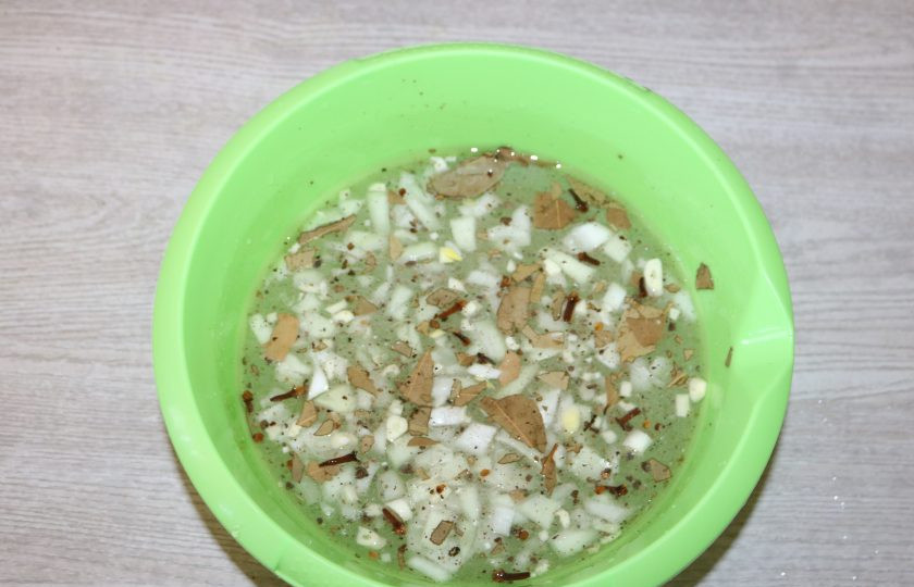 1. Этап. Шашлык из карбоната свинины: Хорошо перемешайте. Поставьте отстаиваться минимум на 3 часа.