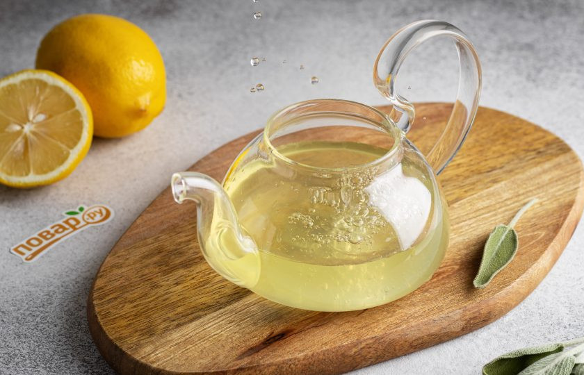 1. Этап. Чай с шалфеем и лимоном: Перед подачей процедите. Чай с шалфеем и лимоном готов!