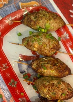 1. Этап. Кебаб в аэрогриле: Выложить на блюдо и подавать с любимым соусом