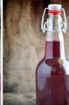 1. Этап. Квас из свеклы: Затем квас из свеклы разливаю по бутылкам и храню в холодильнике.