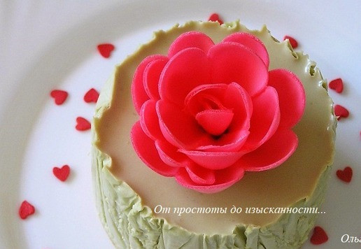 1. Этап. Мятный мини-чизкейк: Перед подачей десерт выньте из формы, снимите пленку, украсьте по желанию.