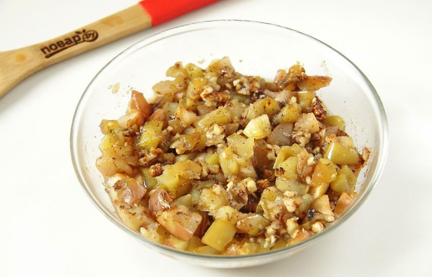 1. Этап. Яблочный штрудель диетический: Хорошо все перемешайте.