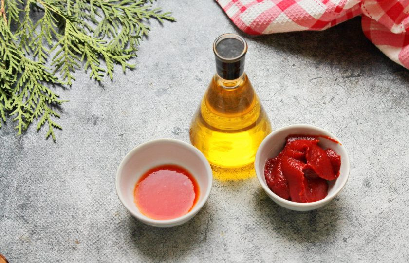 1. Этап. Красное масло: Подготовьте все необходимые ингредиенты для приготовления красного масла.
