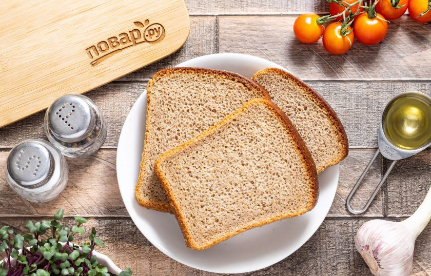 1. Этап. Гренки в аэрогриле: Подготовьте все ингредиенты.