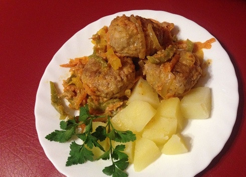 1. Этап. Тефтели с рисом и овощным соусом: Тефтели готовы, подавать их можно с любым гарниром.