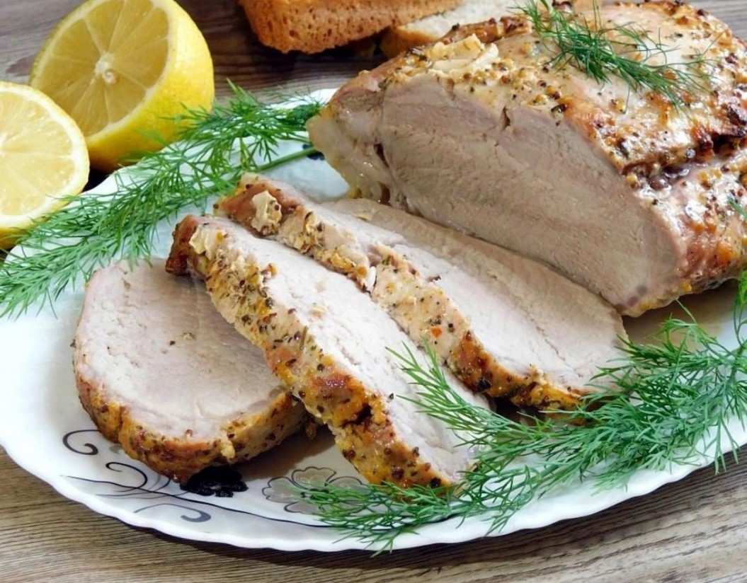 1. Stage. Pork chop in the oven: Remove the foil, let cool slightly, then cut into portioned slices and serve.