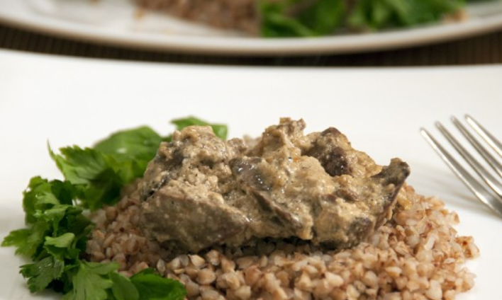 1. Этап. Печень, тушеная в сметане с луком: Приятного аппетита!