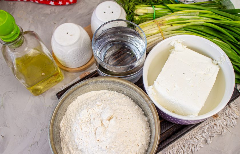 1. Этап. Чуду с черемшой: Подготовьте все необходимые ингредиенты.