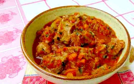 1. Этап. Телятина, тушенная с помидорами: 10. Телятина, тушенная с помидорами, готова. Приятного аппетита!