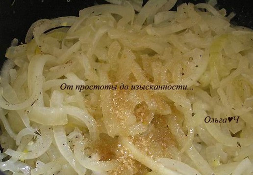 1. Этап. Пряная закуска из лука: Добавьте сахар и уксус.