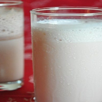 Молочный коктейль с сиропом