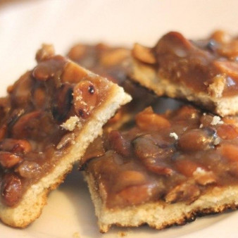 Карамельное печенье с арахисом