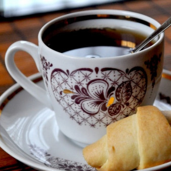 Рогалики с повидлом на маргарине